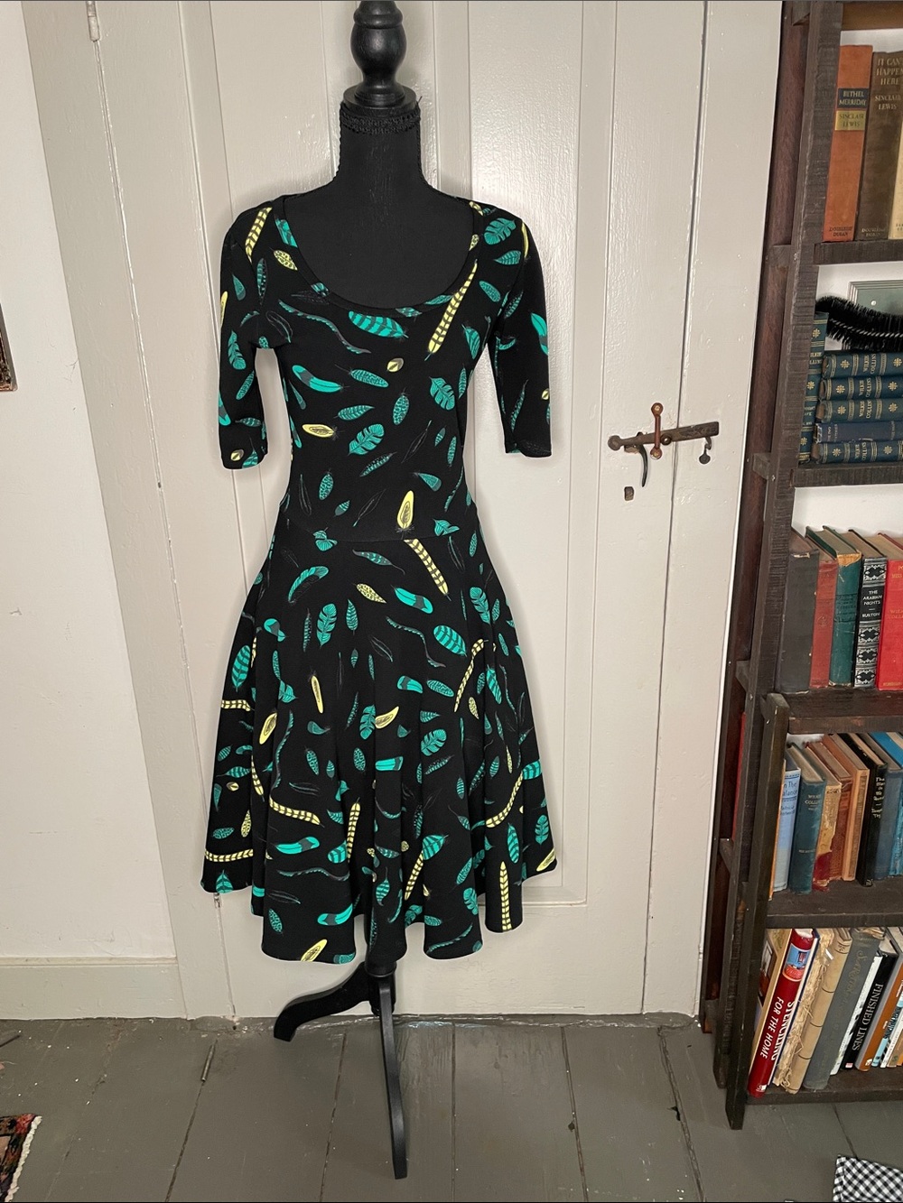 Women’s Black Fit & Flare Dress with Teal and Yellow Leaf Print vintage 70’s